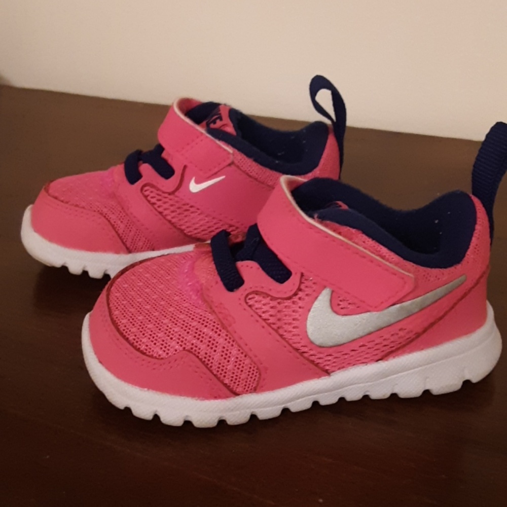 Infant Nike pink and purple 4C